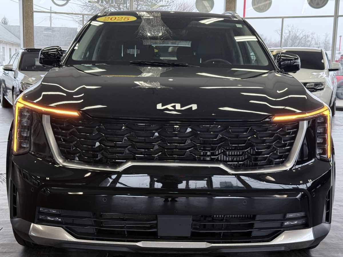 Used 2025 Kia Sorento SX image 4