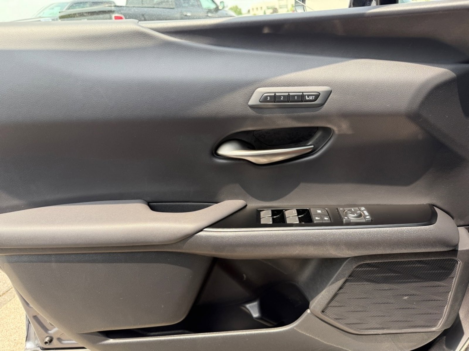 Used 2020 Lexus UX 250h w/ Luxury Package image 35