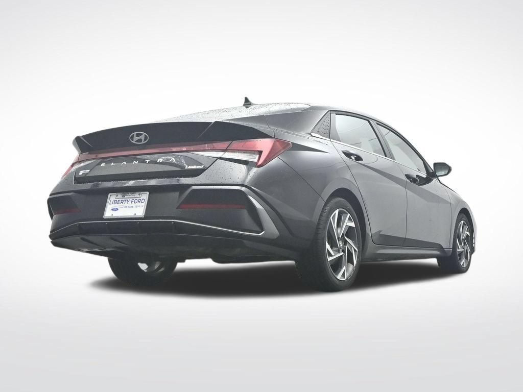 Used 2025 Hyundai Elantra Limited FWD image 43