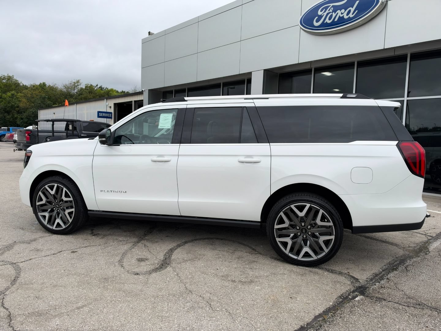 New 2027 Ford Expedition Max Platinum w/ Platinum Ultimate Package AWD/4WD image 4