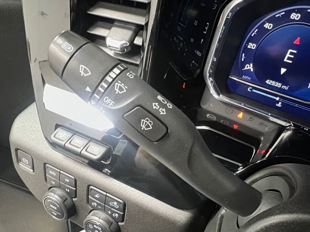 Used 2024 Chevrolet Silverado 3500 High Country w/ Technology Package AWD/4WD image 30