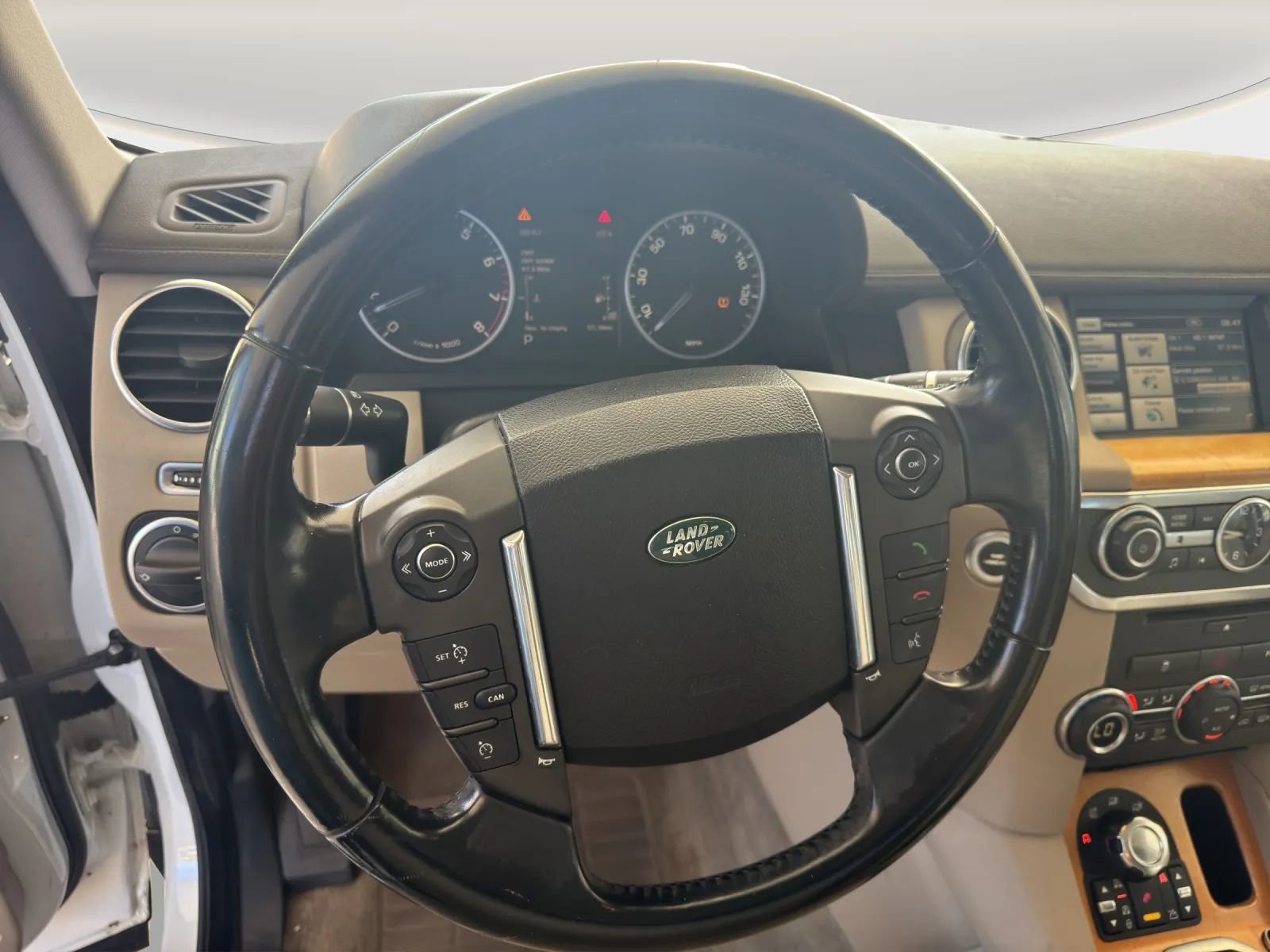 Used 2012 Land Rover LR4 HSE image 9