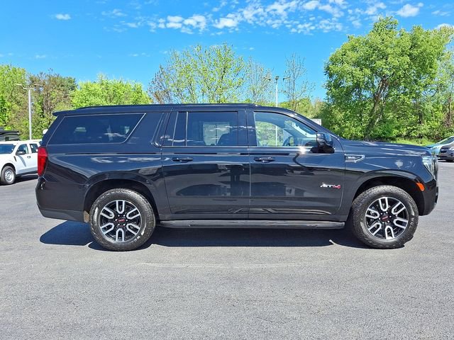 Used 2024 GMC Yukon XL AT4 w/ Technology Package AWD/4WD image 11