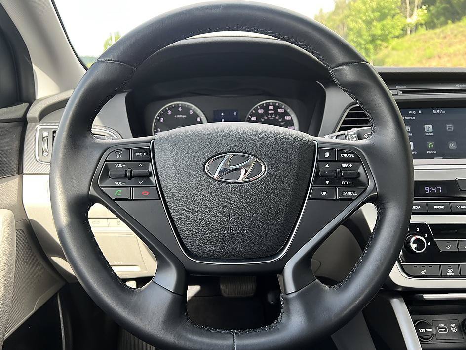 Used 2017 Hyundai Sonata Sport w/ Value Edition Package 02 FWD image 13
