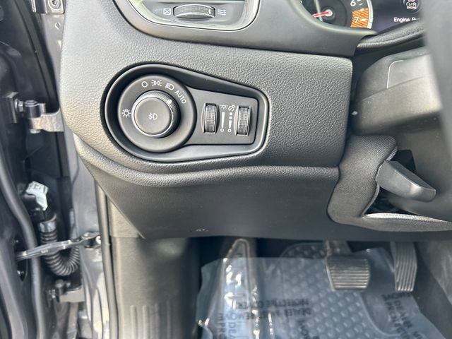 Used 2022 Jeep Renegade Limited image 32