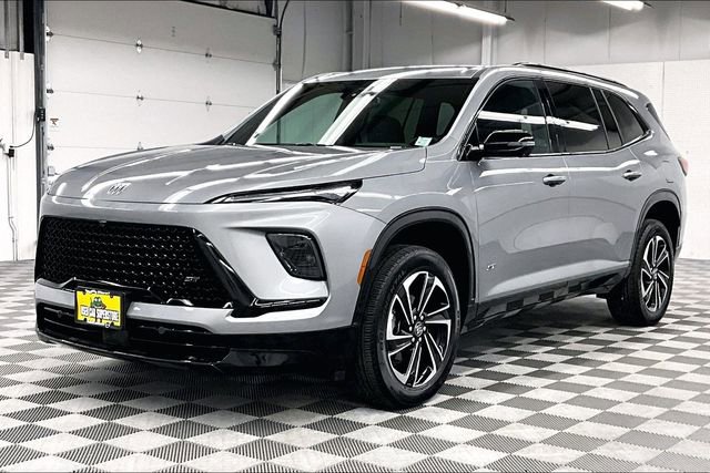 Used 2025 Buick Enclave Sport Touring image 11