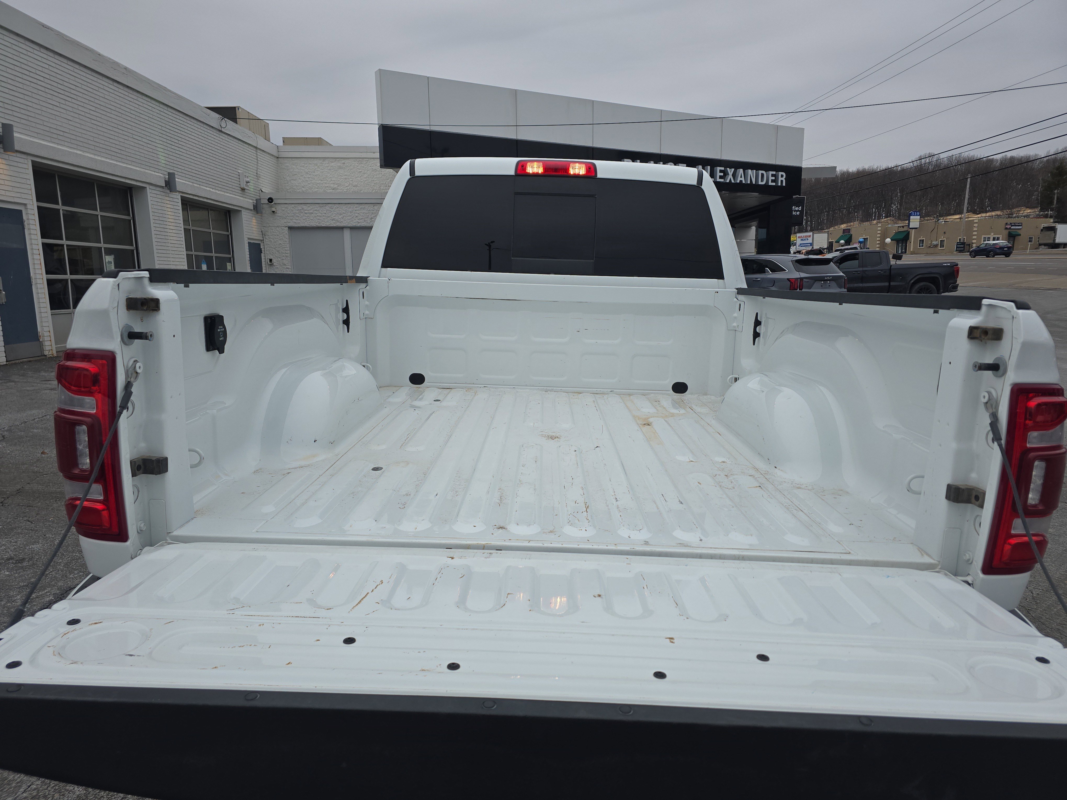 Used 2024 RAM 2500 Laramie w/ Safety Group video 5