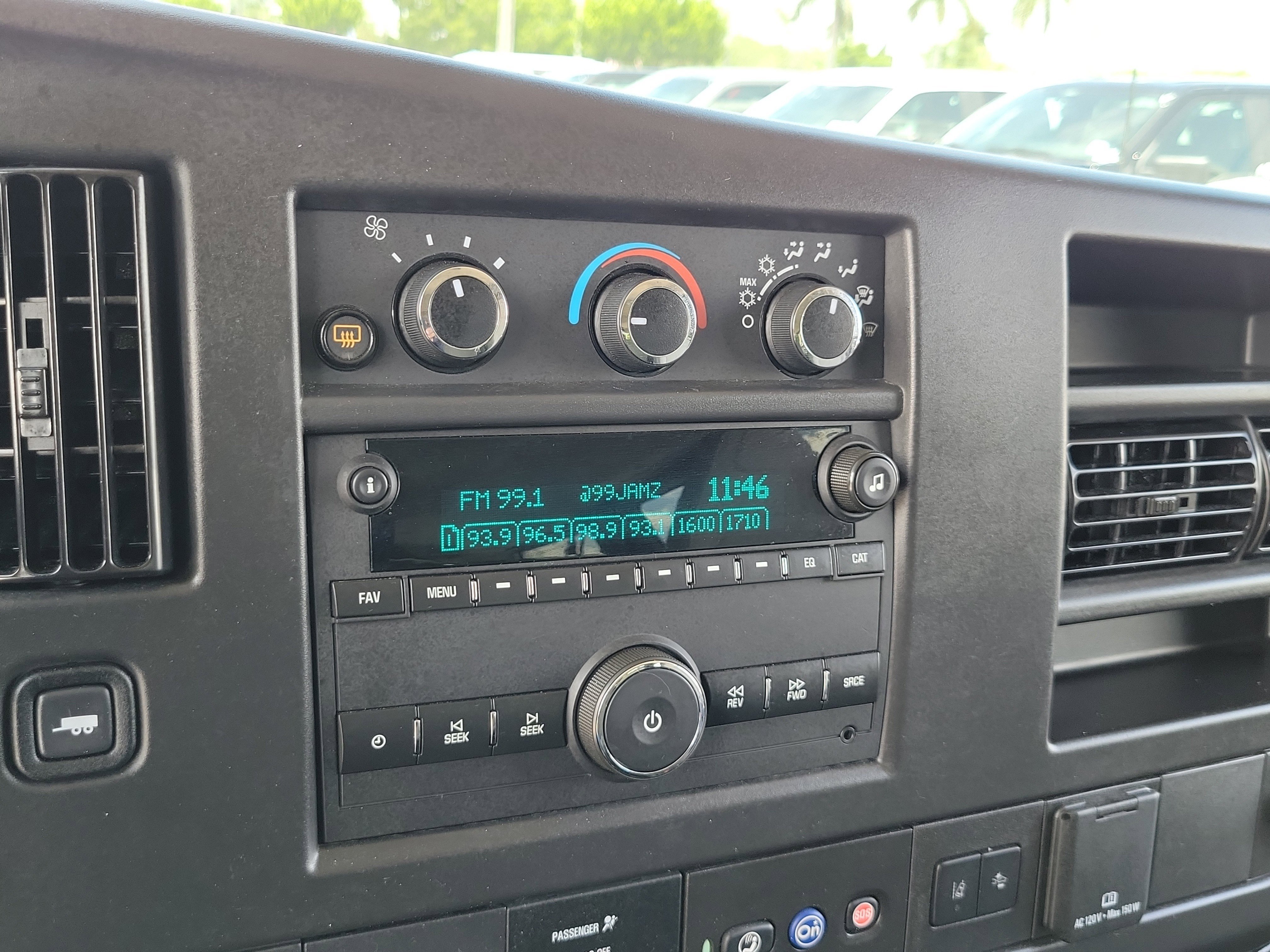 Used 2025 Chevrolet Express 3500 LT w/ LT Preferred Equipment Group RWD image 20