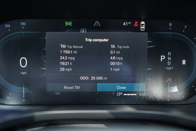 Used 2024 Volvo XC60 B5 Plus image 41