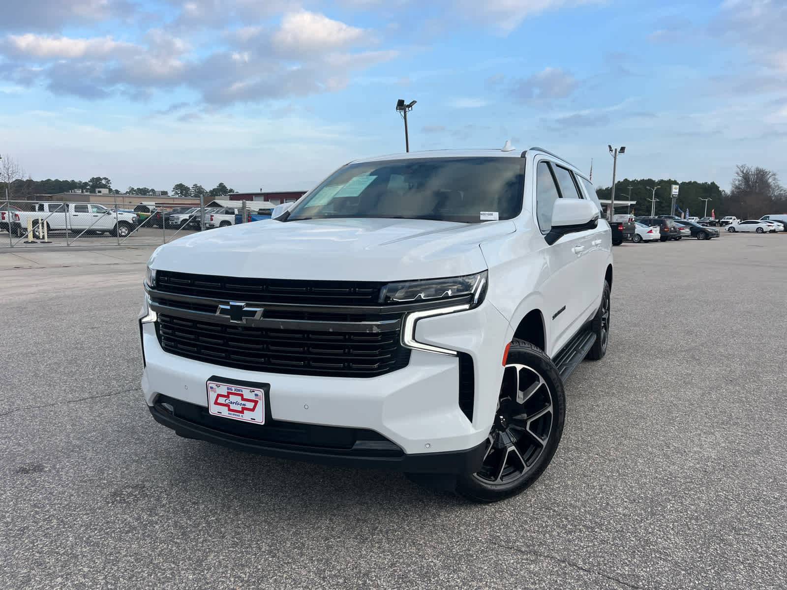 Used 2021 Chevrolet Suburban RST w/ Luxury Package image 2