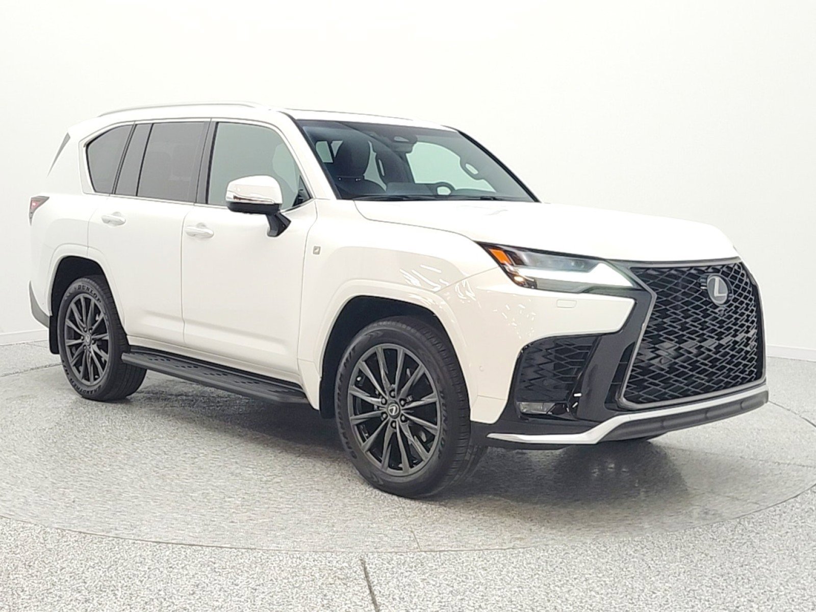 Used 2025 Lexus LX 700h F Sport image 3