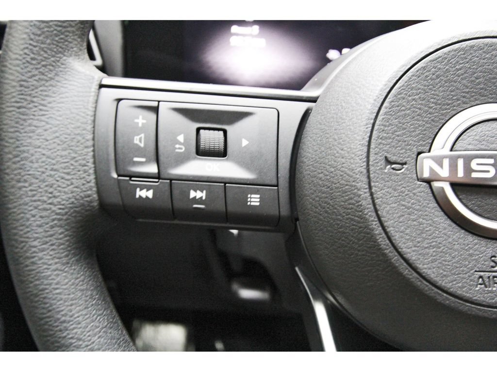 Used 2026 Nissan Kicks SV FWD image 17