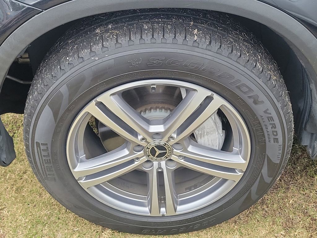 Used 2021 Mercedes-Benz GLC 300 w/ Premium Package image 7