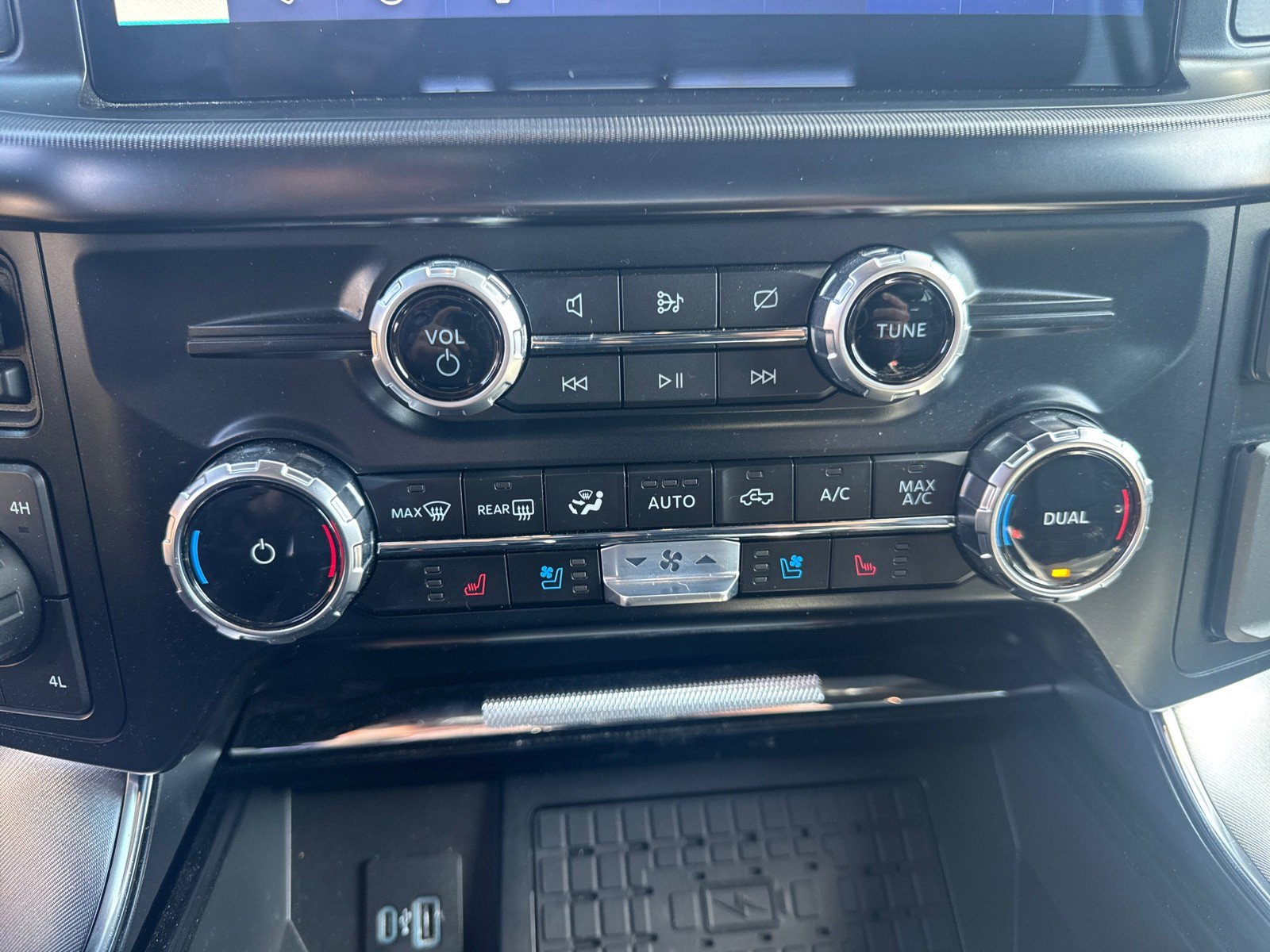 Used 2023 Ford F150 Platinum image 26