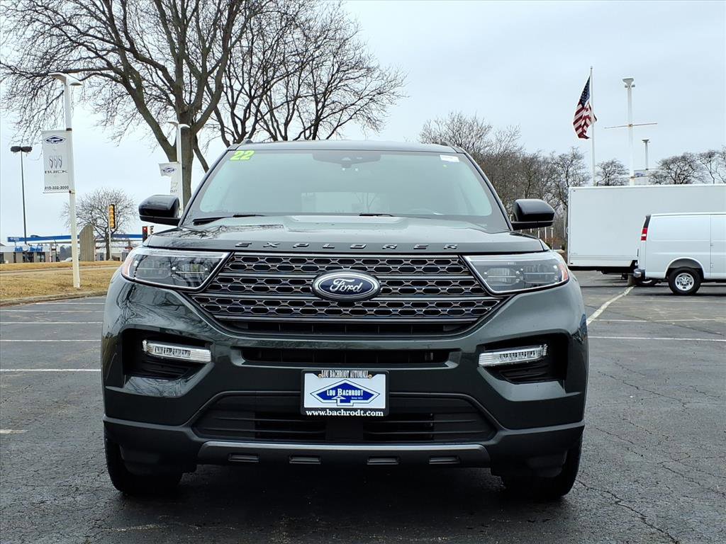 Used 2022 Ford Explorer XLT w/ Equipment Group 202A AWD/4WD image 2