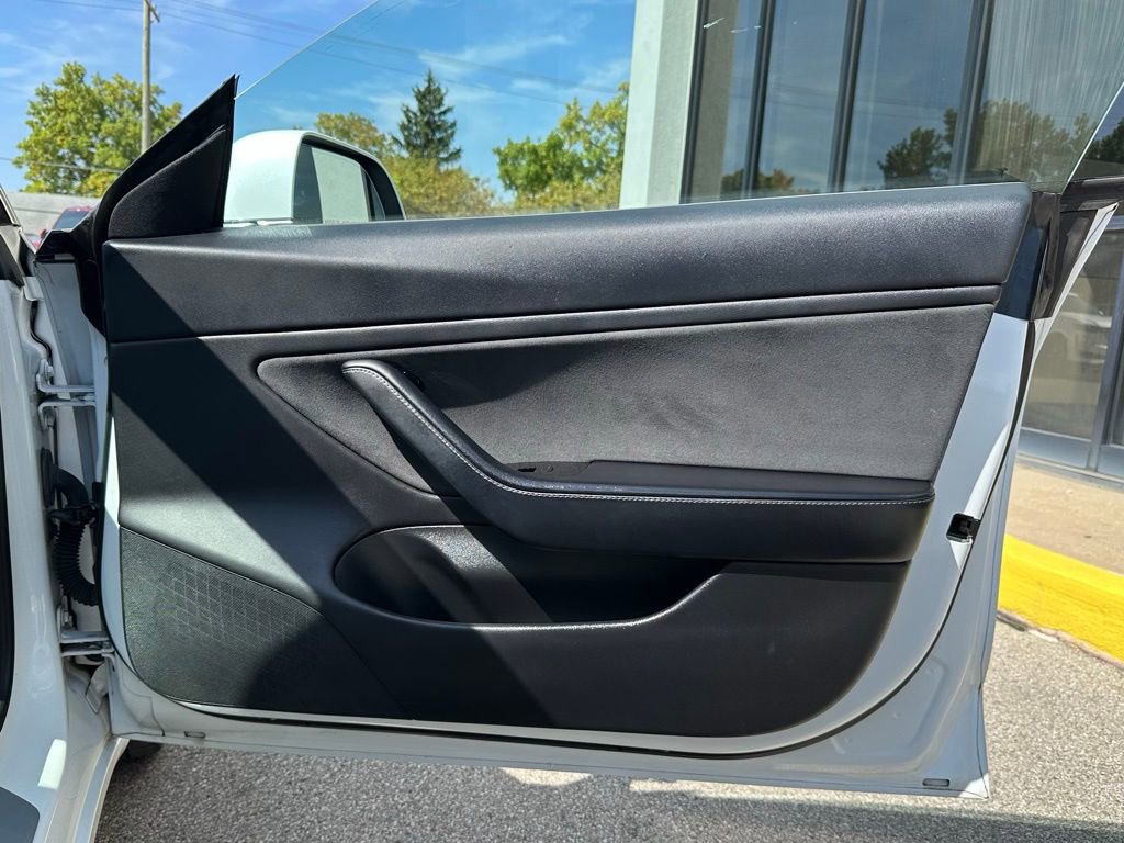 Used 2018 Tesla Model 3 Mid Range image 33