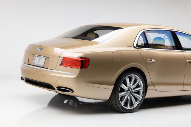 Used 2015 Bentley Flying Spur W12 image 35