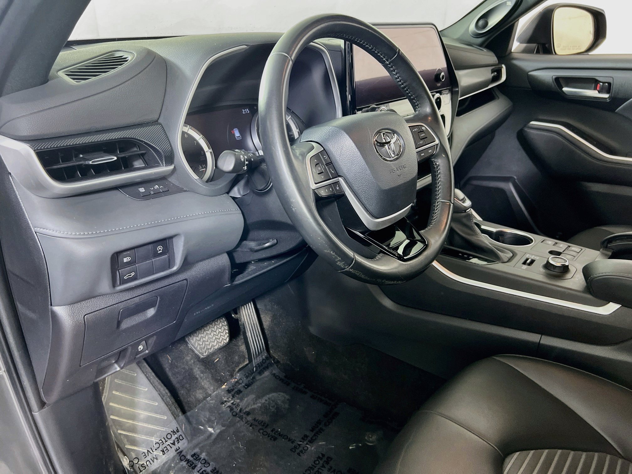 Used 2023 Toyota Highlander XSE AWD/4WD image 9