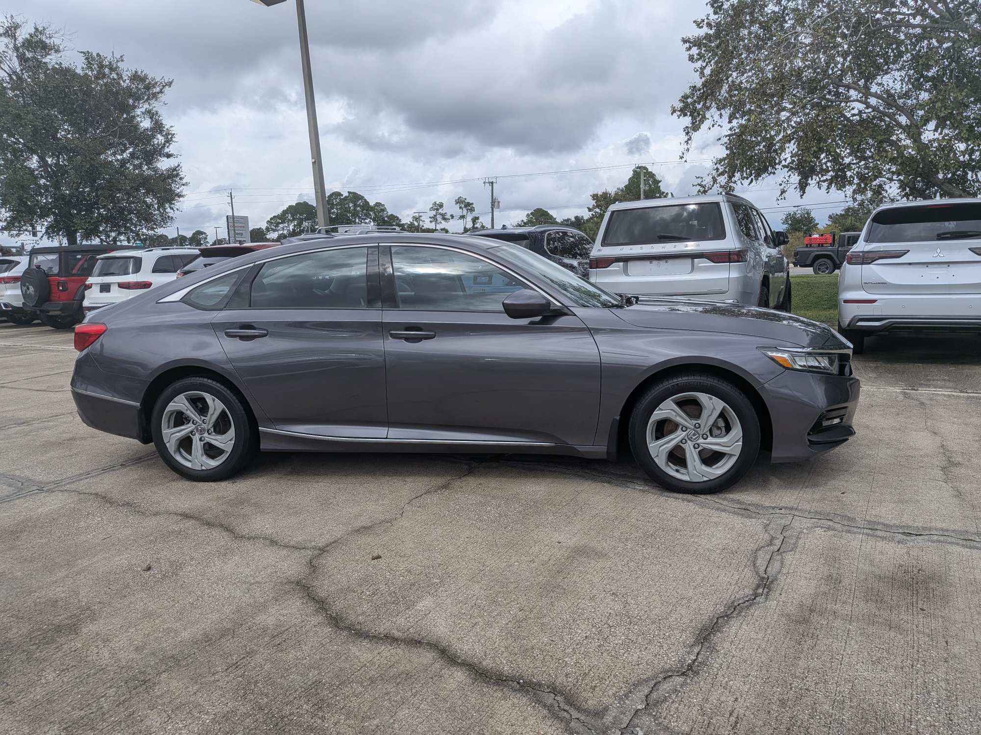 Used 2020 Honda Accord EX image 3