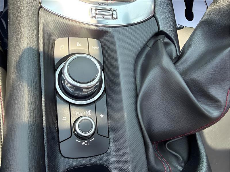 Used 2019 MAZDA MX-5 Miata RF Grand Touring RWD image 29