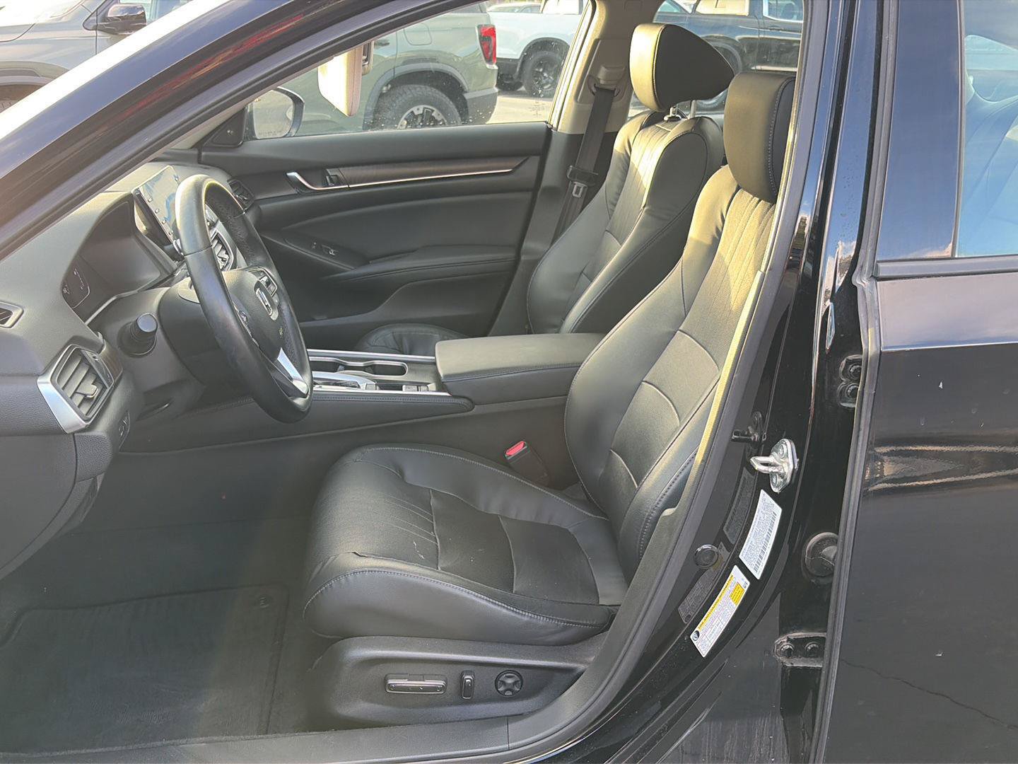 Used 2018 Honda Accord EX-L image 18