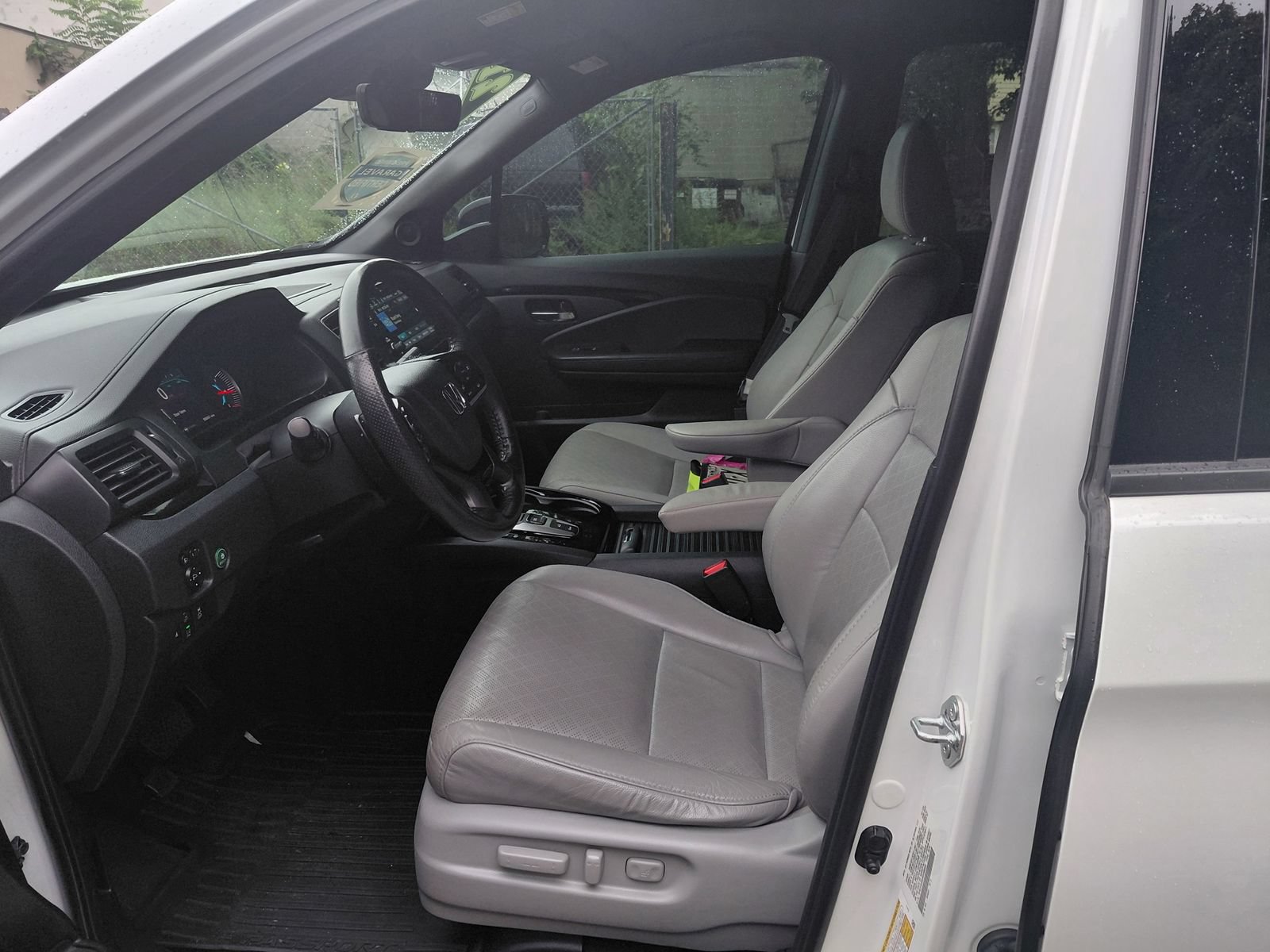 Used 2021 Honda Passport Elite image 2