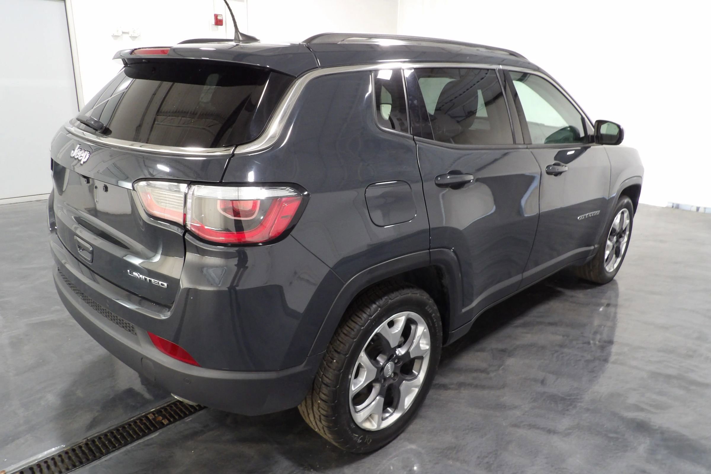 Used 2018 Jeep Compass Limited w/ Navigation Group image 4