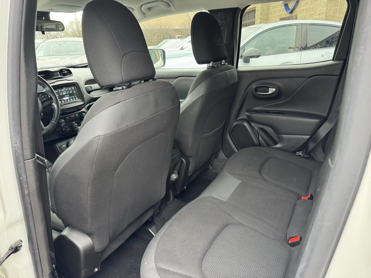 Used 2020 Jeep Renegade Altitude AWD/4WD image 36