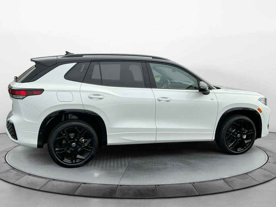 New 2026 Volkswagen Tiguan SE R-Line AWD/4WD image 8