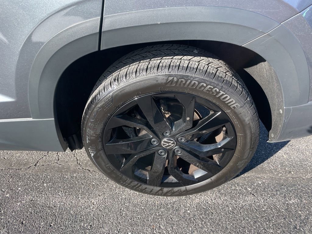 Used 2024 Volkswagen Taos SE image 10