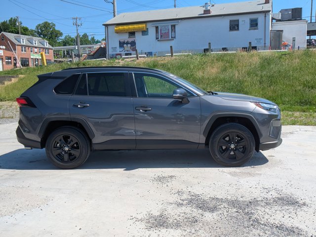 Used 2022 Toyota RAV4 XLE w/ Convenience Package AWD/4WD image 4