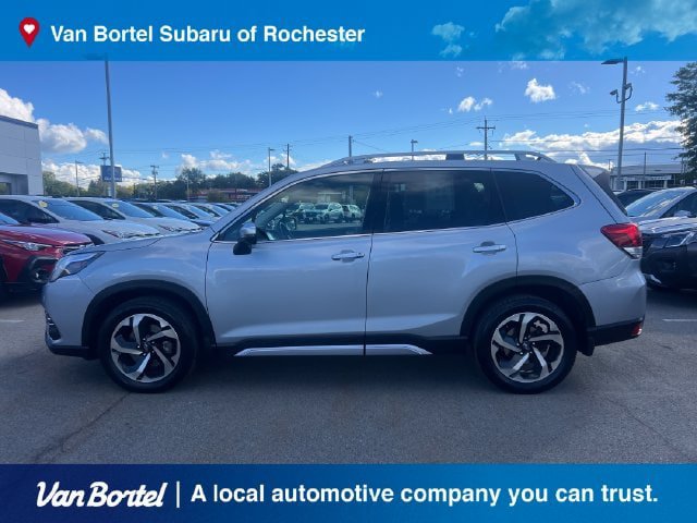 Used 2023 Subaru Forester Touring AWD/4WD image 3
