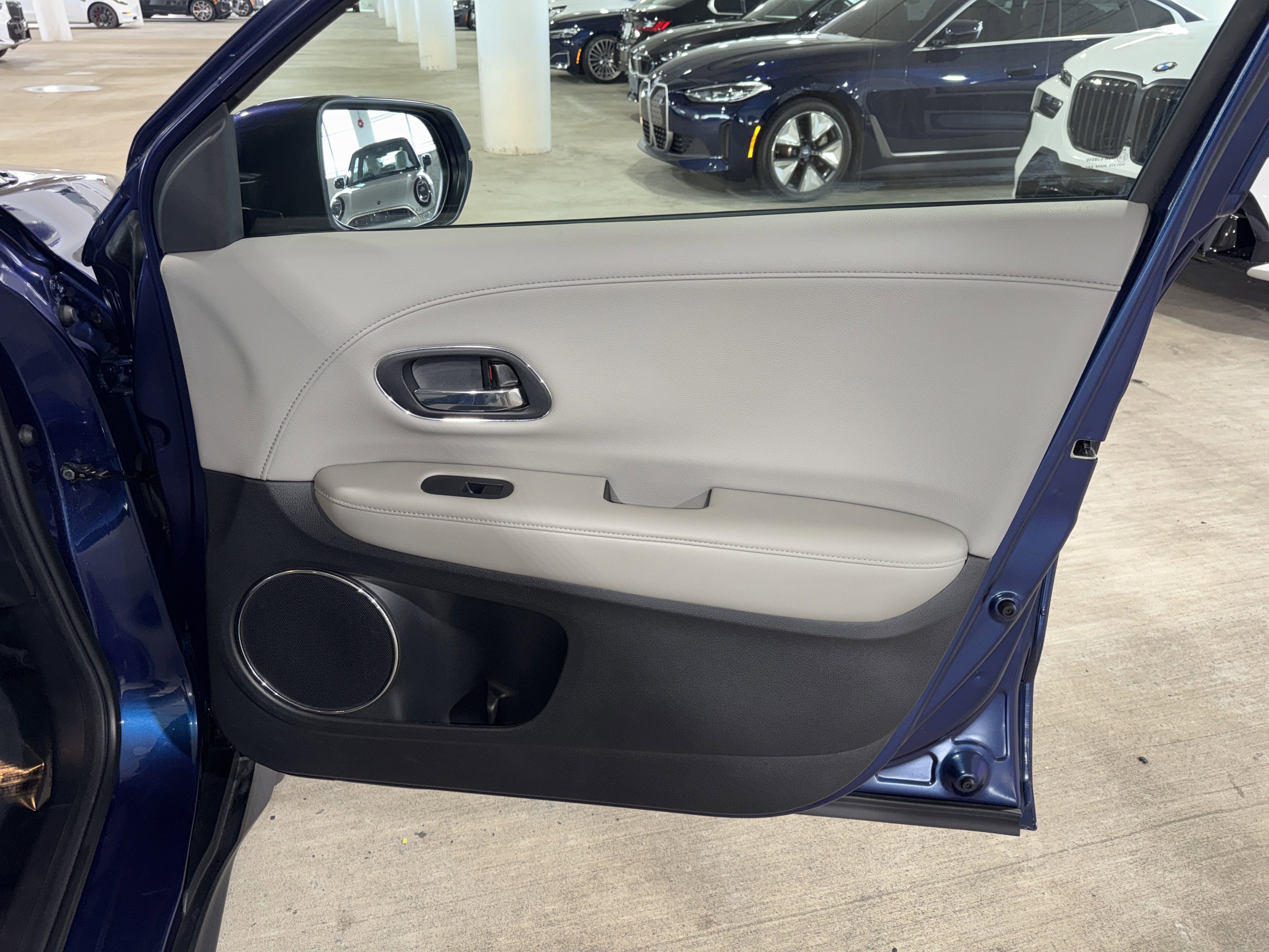 Used 2017 Honda HR-V EX-L image 9