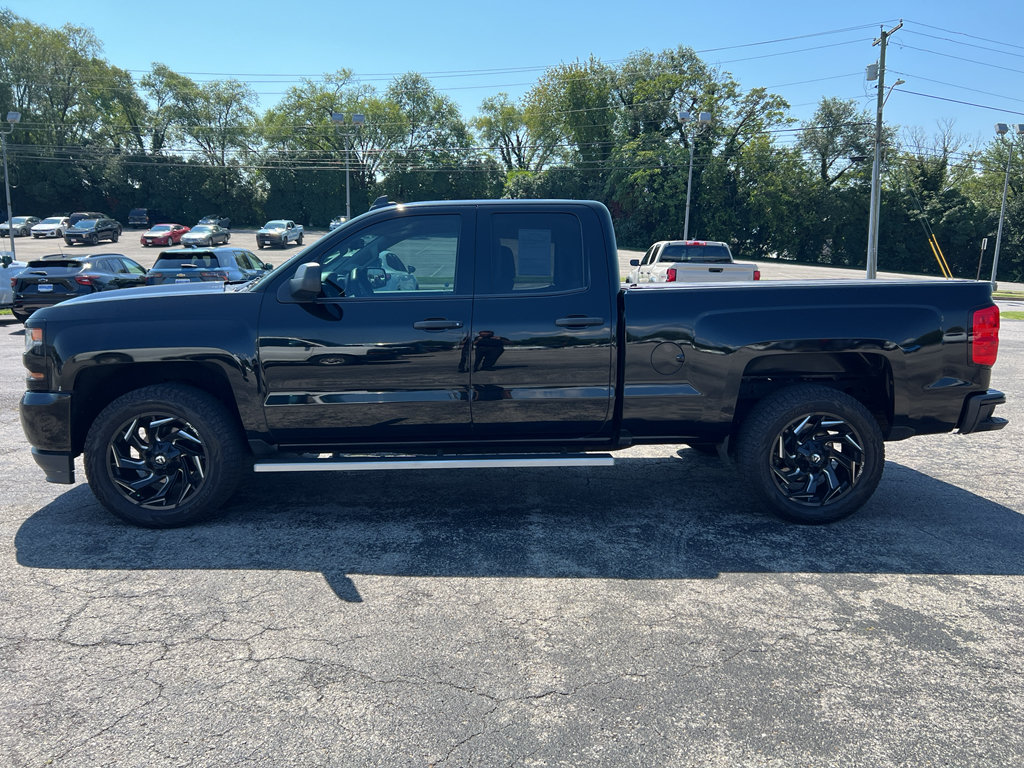 Used 2018 Chevrolet Silverado 1500 Custom w/ Custom Value Package AWD/4WD image 8