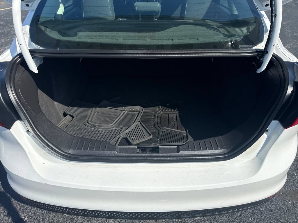 Used 2014 Ford Focus SE FWD image 11
