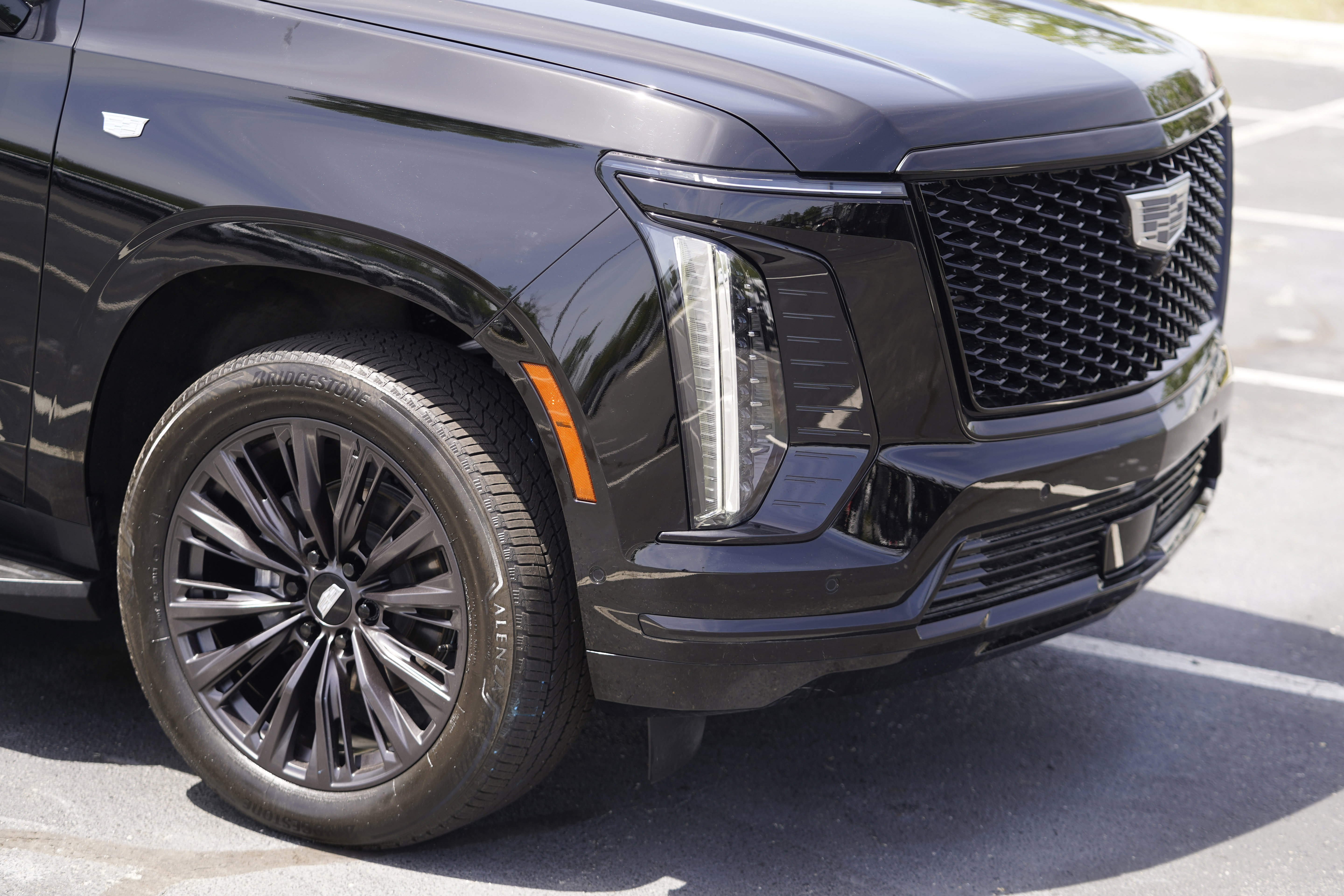 Used 2025 Cadillac Escalade Sport w/ LPO, ONYX Package AWD/4WD image 51