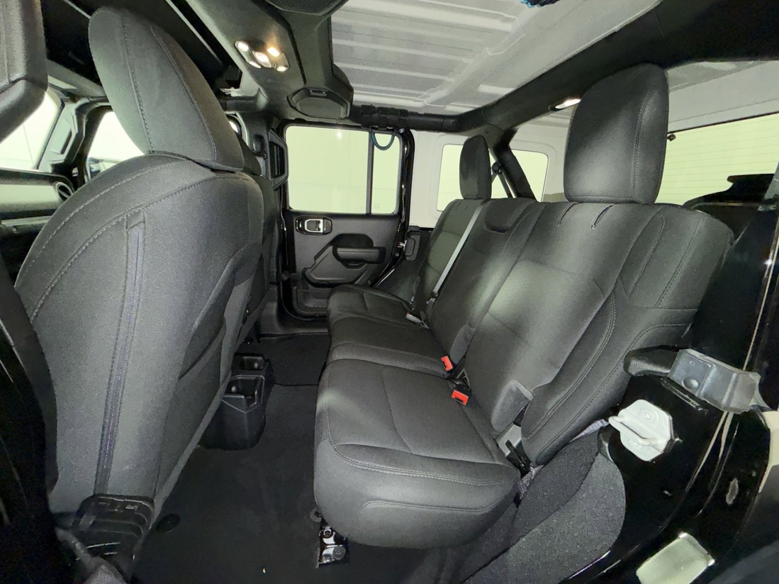 Used 2022 Jeep Wrangler Unlimited Sport image 24