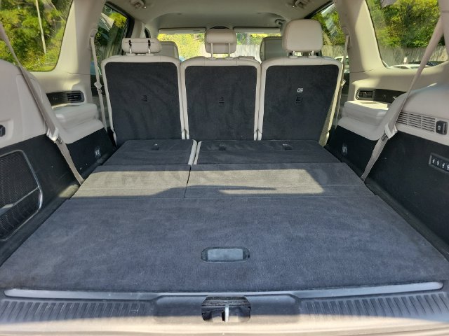 Used 2024 Jeep Wagoneer Series II w/ Flexible Seating Group RWD image 22