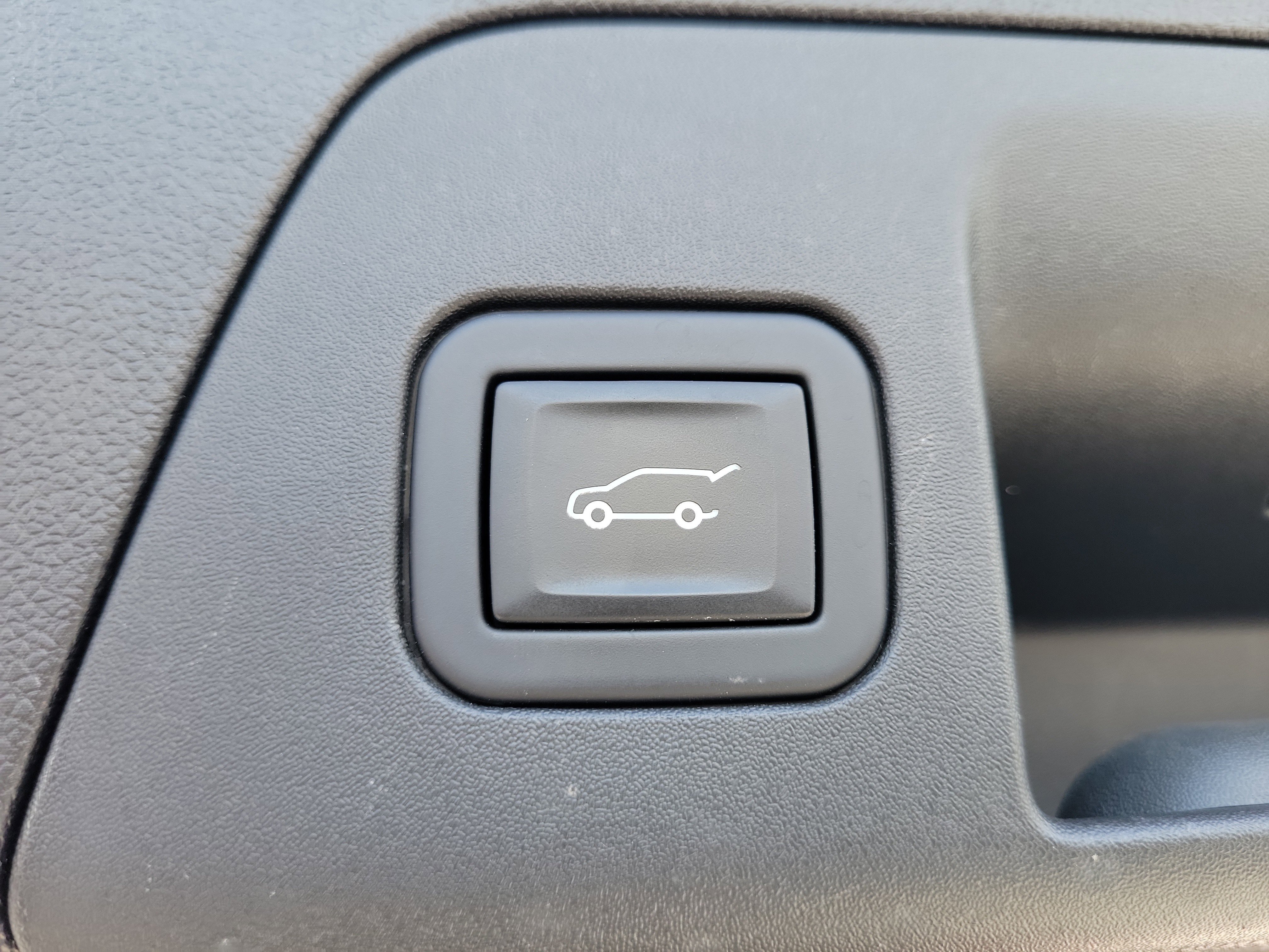 Used 2023 Buick Envision Avenir FWD image 8