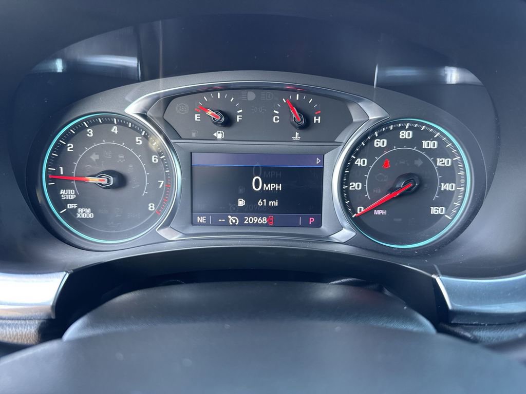 Used 2023 Chevrolet Traverse LT w/ Rear Camera Mirror Package image 15