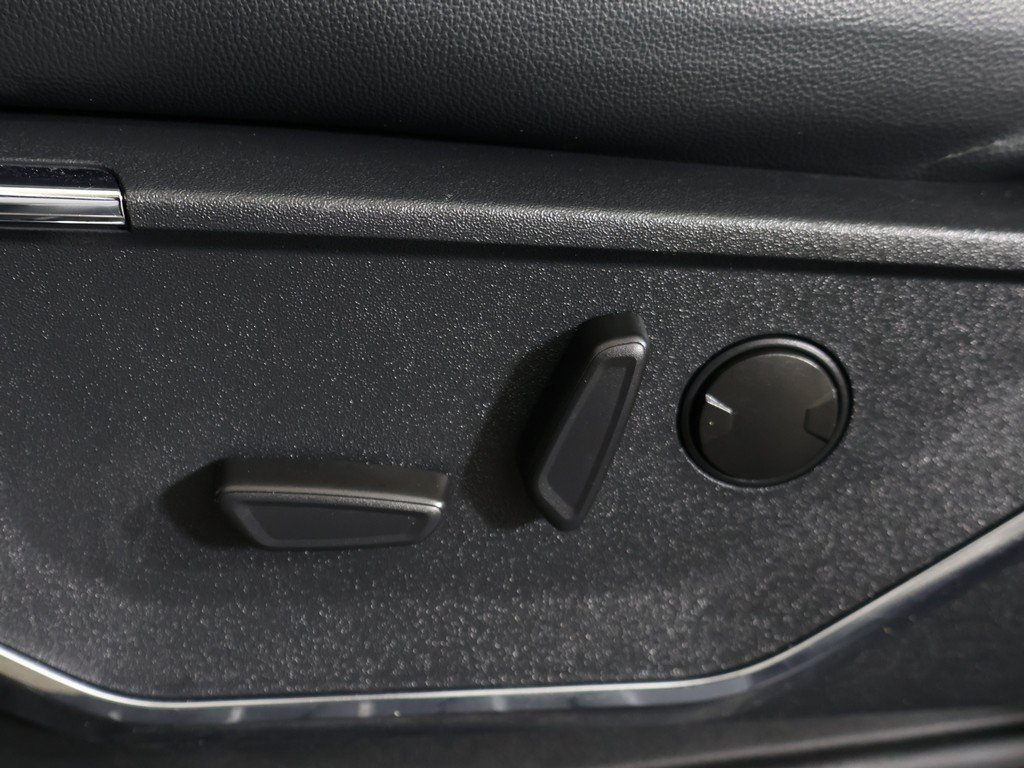 Used 2024 Ford F150 Lariat AWD/4WD image 36