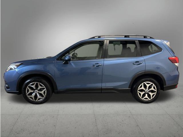 Used 2023 Subaru Forester Premium AWD/4WD image 2