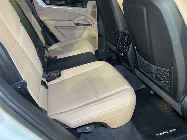 Certified 2026 Porsche Cayenne Coupe AWD/4WD image 22