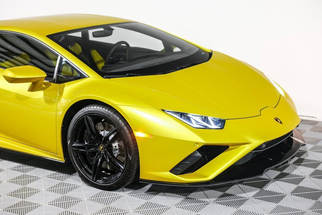 Used 2020 Lamborghini Huracan EVO image 5