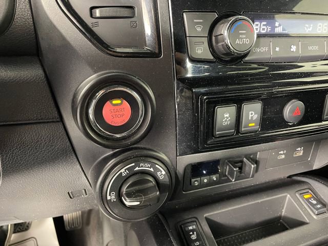 Used 2021 Nissan Titan PRO-4X w/ Pro-4x Convenience Package image 9
