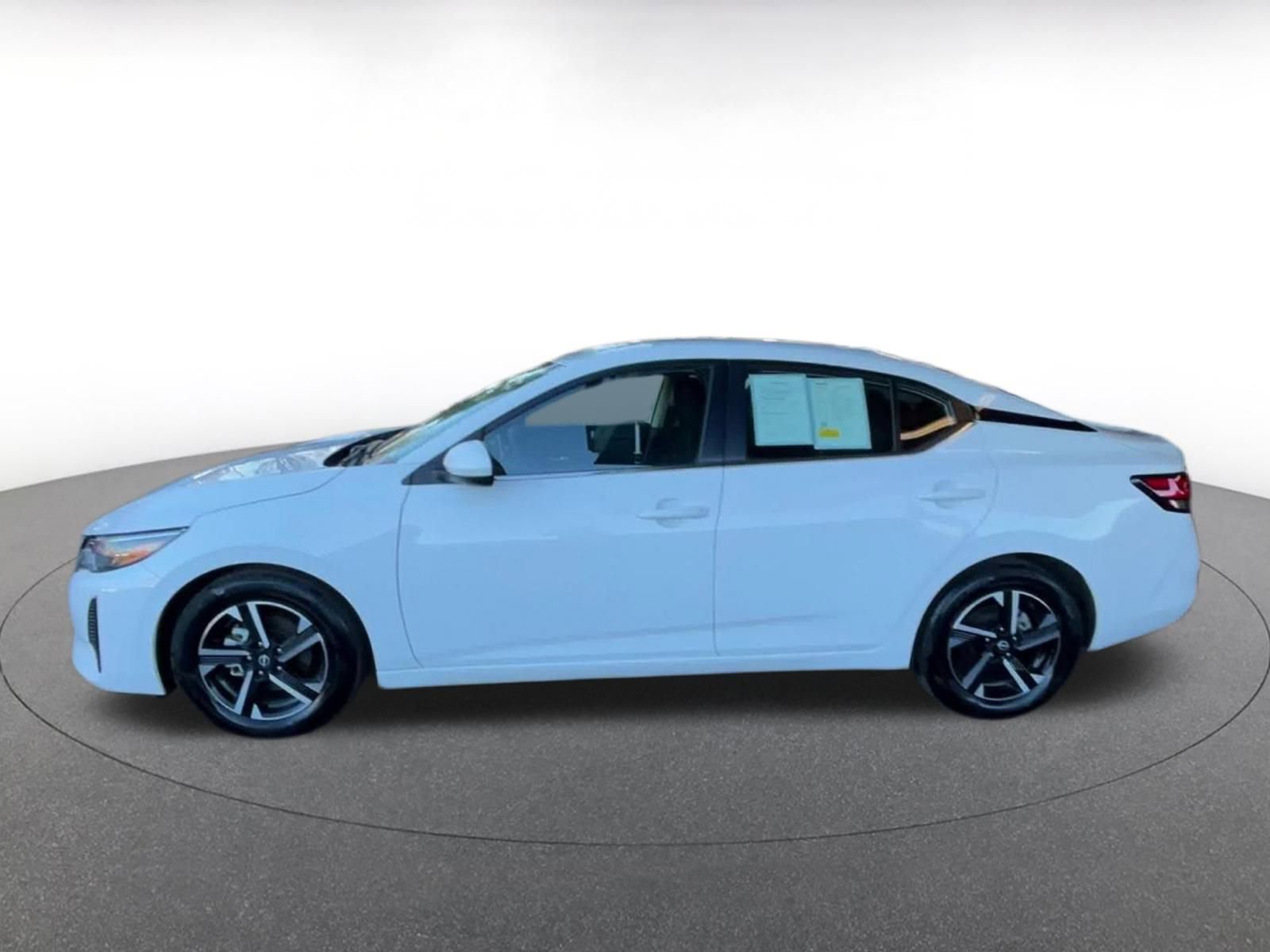 Used 2025 Nissan Sentra SV image 9