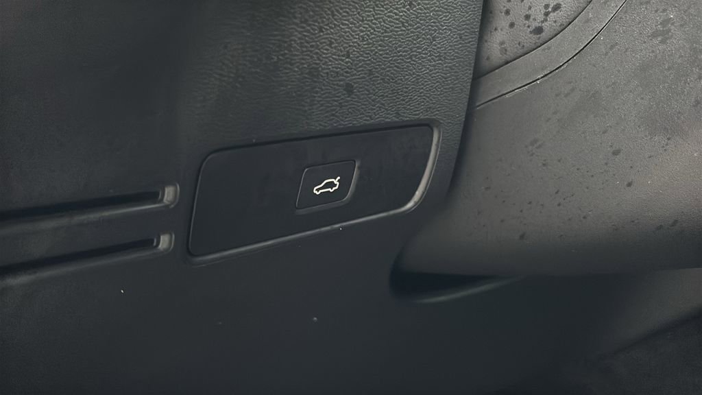 Certified 2023 Volvo C40 P8 Recharge Ultimate AWD/4WD image 13