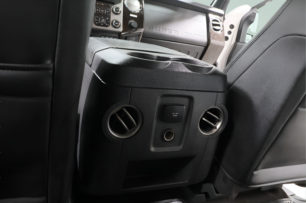 Used 2015 Ford F250 Platinum w/ Platinum Package AWD/4WD image 27