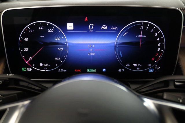 Used 2025 Mercedes-Benz GLC 350e 4MATIC w/ Driver Assistance Package image 24