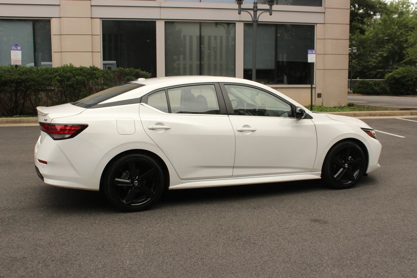 Used 2023 Nissan Sentra SR w/ SR Premium Package FWD image 7
